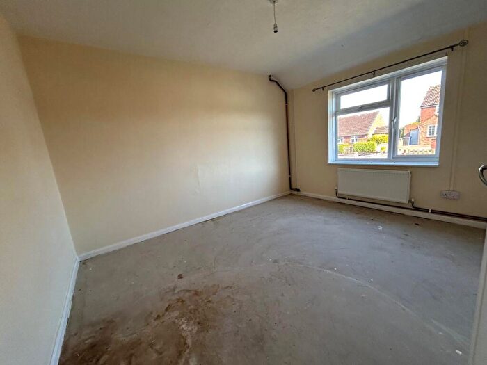 2 Bedroom Bungalow For Sale In Westfield Avenue, Deanshanger, Milton Keynes, MK19