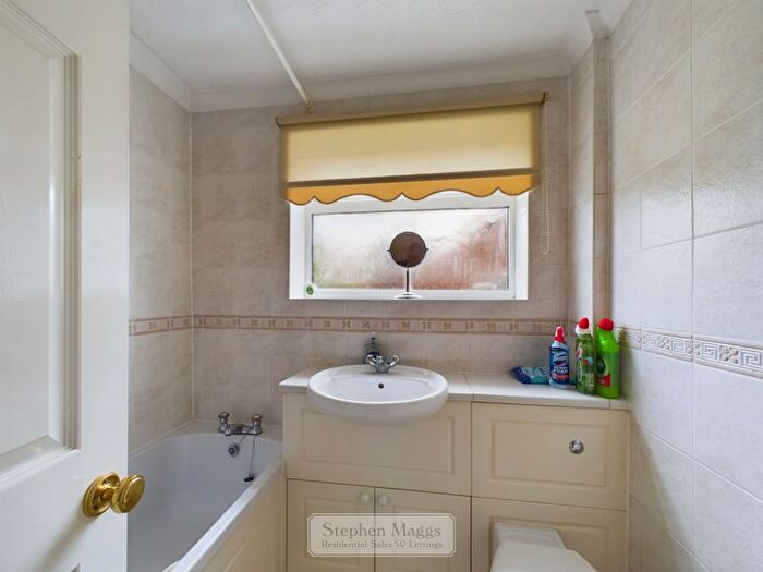 2 Bedroom Semi-Detached Bungalow For Sale In Whitchurch Lane, Whitchurch, Bristol, BS14