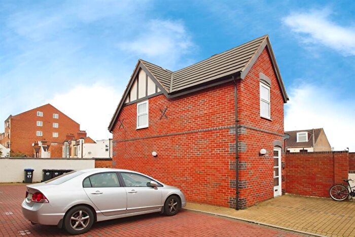 2 Bedroom Apartment To Rent In Sheriff Court, Town Centre, CV21