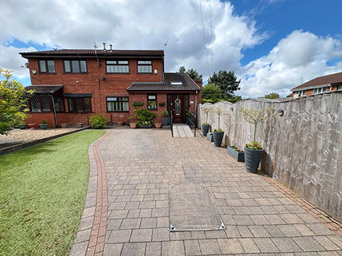 3 Bedroom Semi-Detached House For Sale In The Bales, Bootle, L30