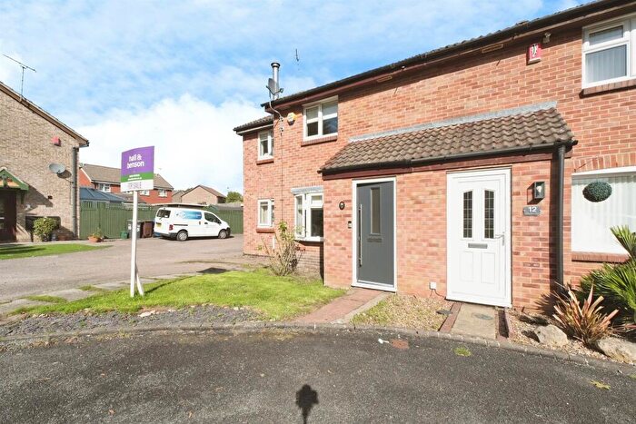 3 Bedroom Semi-Detached House For Sale In Bassingham Close, Oakwood, Derby, DE21