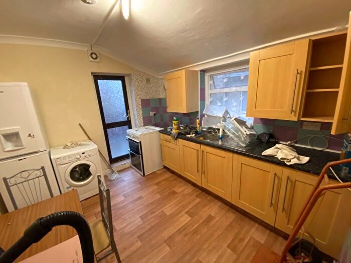 1 Bedroom Flat To Rent In Kempton Road, London, E6