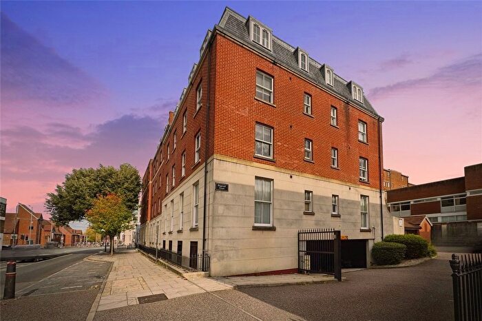 2 Bedroom Flat To Rent In Flagstaff Court, Canterbury, Kent, CT1