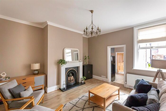 2 Bedroom Flat For Sale In Glenthorn Road, Jesmond, Newcastle Upon Tyne, NE2