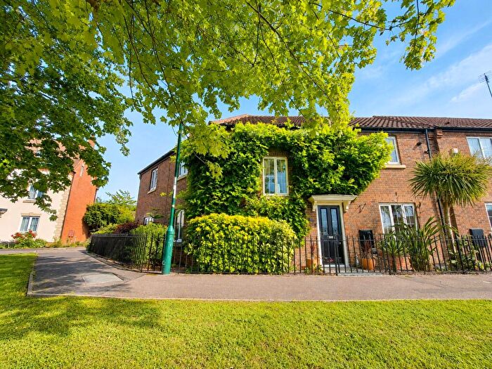 4 Bedroom Semi-Detached House For Sale In Horseshoe Way, Hampton Vale, Peterborough, PE7