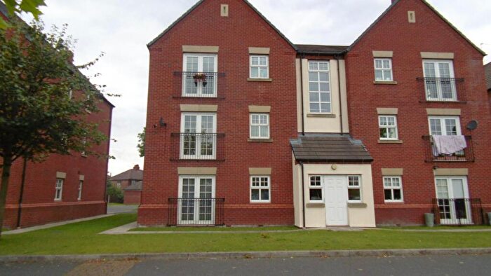 2 Bedroom Flat To Rent In Apt, Marland WayStretfordManchester, M32