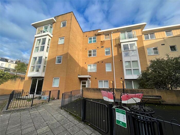 2 Bedroom Apartment To Rent In Richmond Court, Exeter, EX4