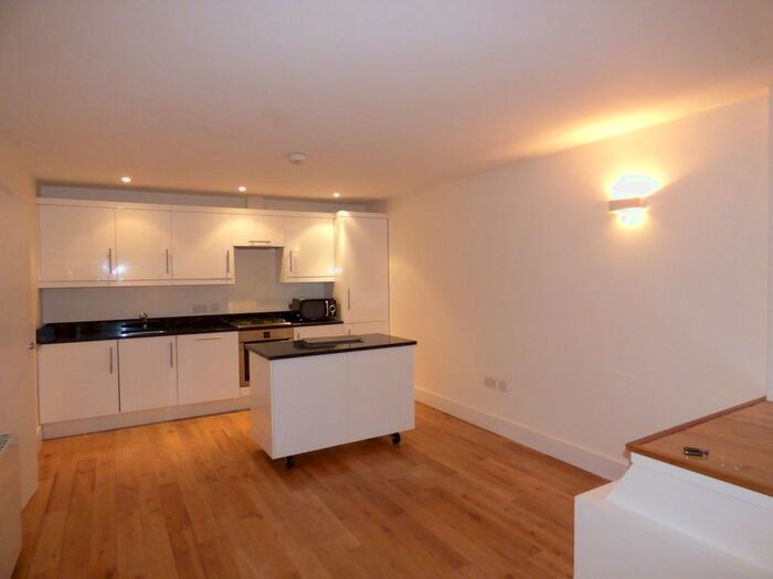 2 Bedroom Flat To Rent In Tintern Street, Clapham, SW4