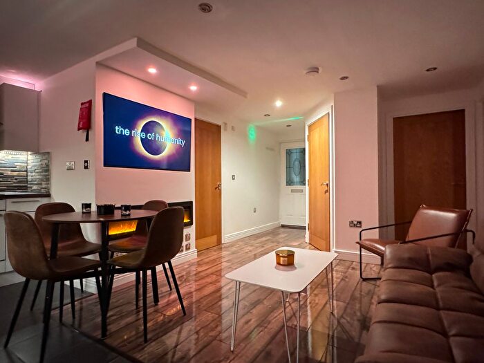 3 Bedroom Flat To Rent In Stratford Romford Road, London, E15