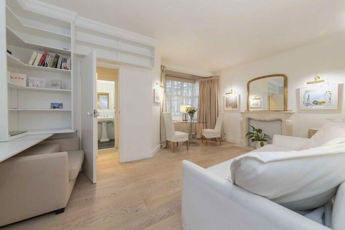 Studio To Rent In Queen Square, London, WC1N