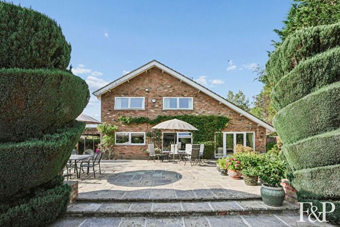 5 Bedroom Detached House For Sale In Broomfield Close, Great Missenden, Buckinghamshire, HP16