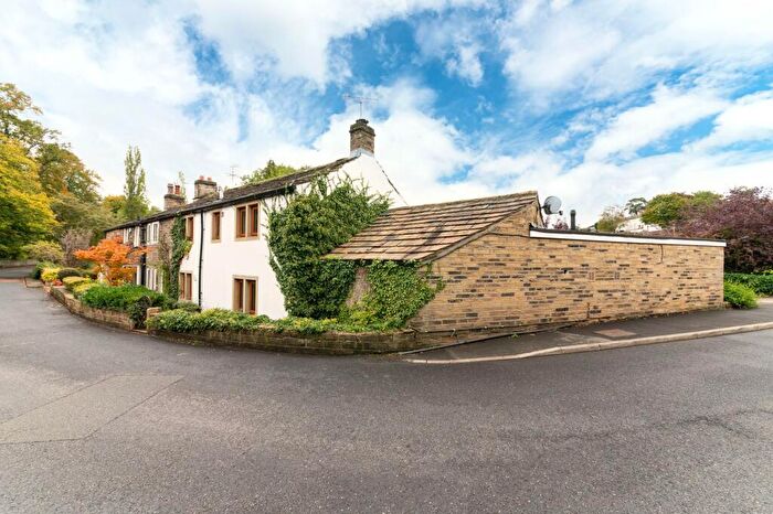 2 Bedroom End Of Terrace House For Sale In Lascelles Hall Road, Huddersfield, HD5