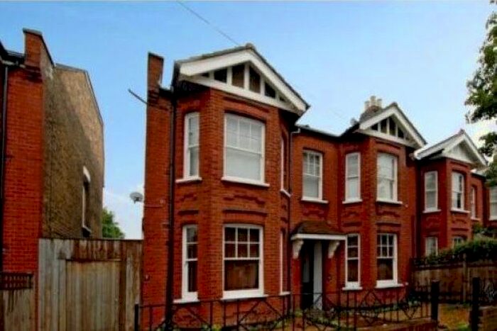 2 Bedroom Flat To Rent In Cromwell Road, London, SW19