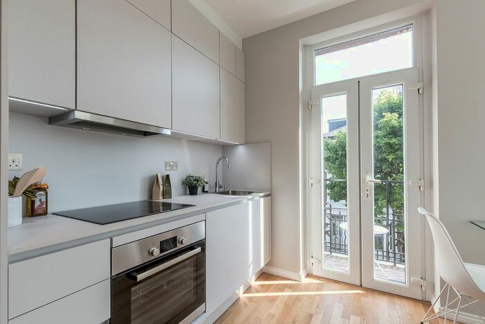 1 Bedroom Flat To Rent In Blythe Road, London, W14