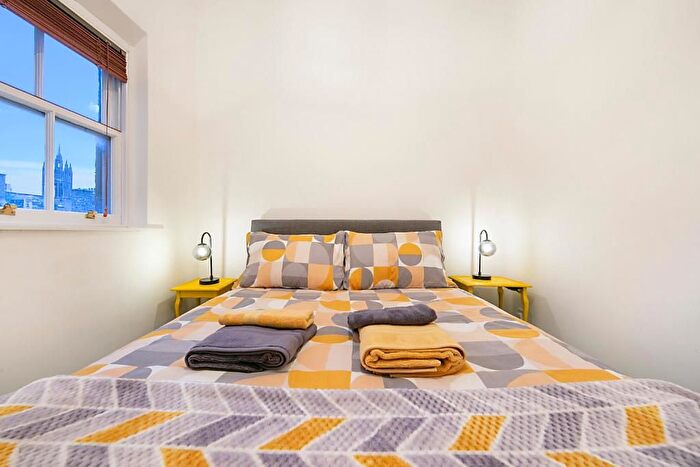 1 Bedroom Flat To Rent In Castle Street, Aberdeen, AB11