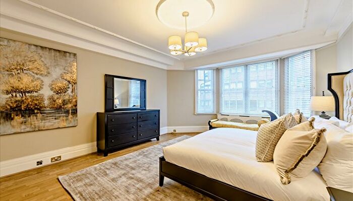 4 Bedroom Flat To Rent In Park Road, London, NW8