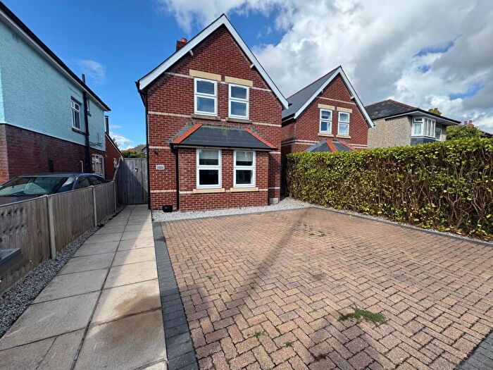 4 Bedroom Detached House To Rent In Barnes Road, Bournemouth, BH10