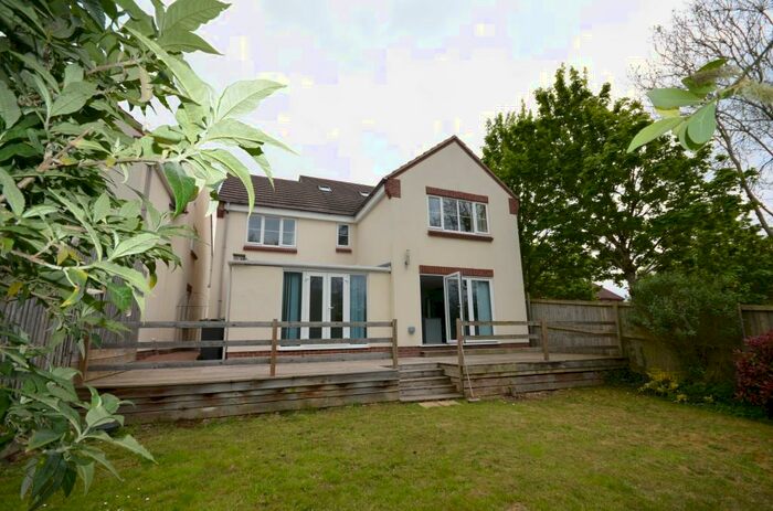 4 Bedroom Detached House To Rent In Curlew Drive, SN14