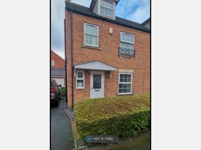 3 Bedroom Semi-Detached House To Rent In Armstrong Way, York, YO30