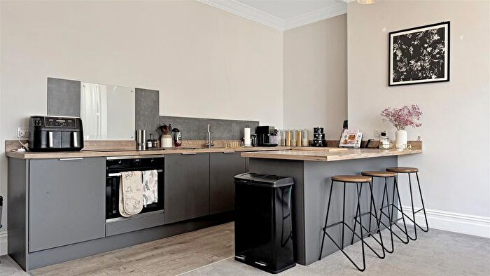 1 Bedroom Flat To Rent In Mckinley Road, Westbourne, BH4