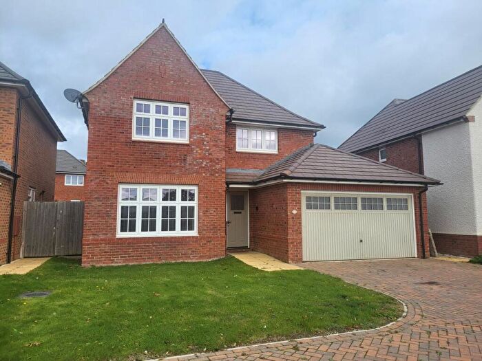 4 Bedroom Detached House For Sale In Donnington Crescent, Northampton, NN3