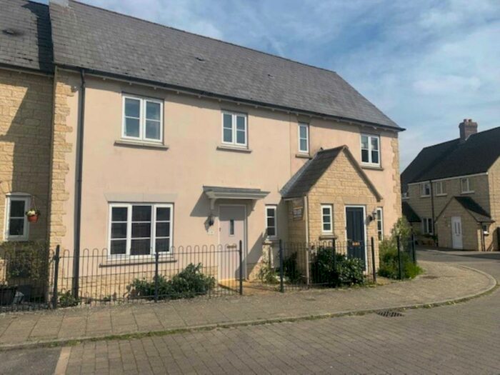 3 Bedroom Terraced House To Rent In Campion Way, Witney, OX28