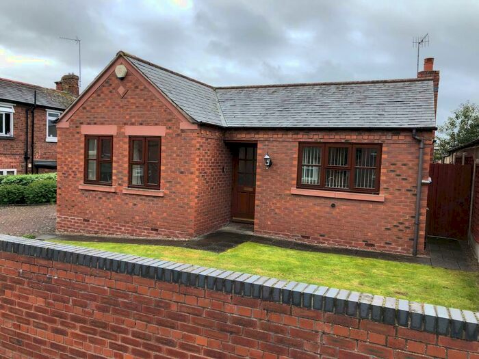 2 Bedroom Bungalow To Rent In Lodge Road, Stourport-On-Severn, DY13