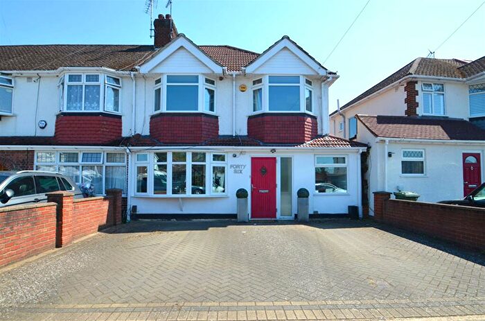 5 Bedroom End Of Terrace House To Rent In Jubilee Drive, Ruislip, HA4