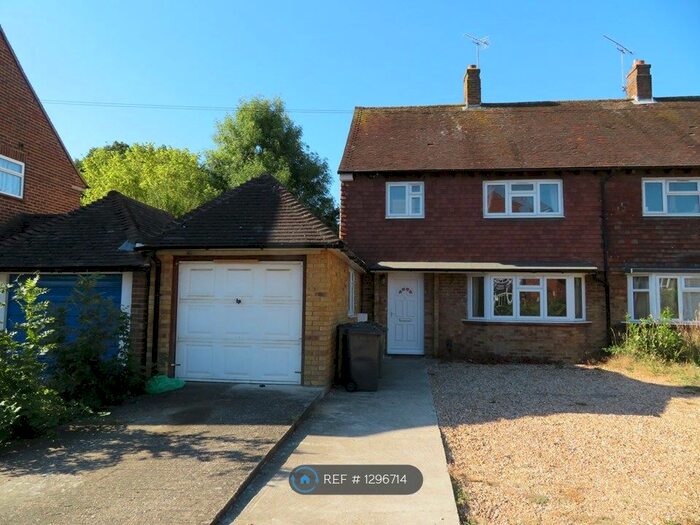 7 Bedroom Terraced House To Rent In Southway, Guildford, GU2