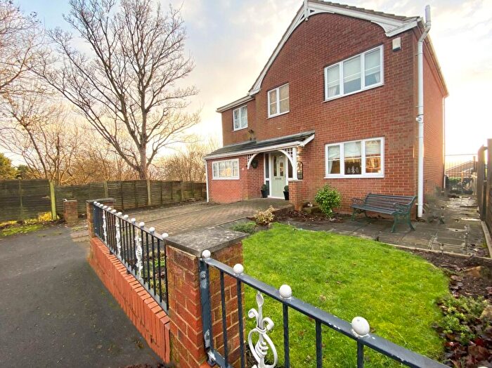 5 Bedroom Detached House For Sale In Glebe Side, Huddersfield, HD5