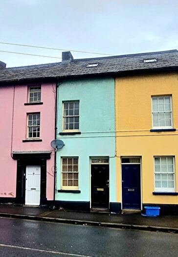 3 Bedroom Terraced House To Rent In Penpentre, Brecon, Powys, LD3