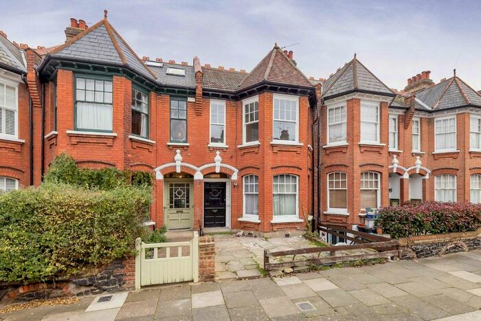 2 Bedroom Flat To Rent In Grasmere Road, London, N10