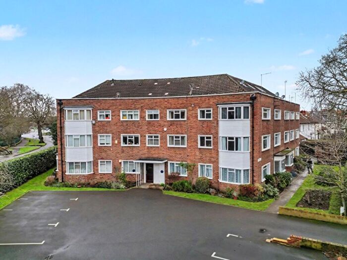 3 Bedroom Apartment For Sale In Westlands Court, Bridge Road, KT8