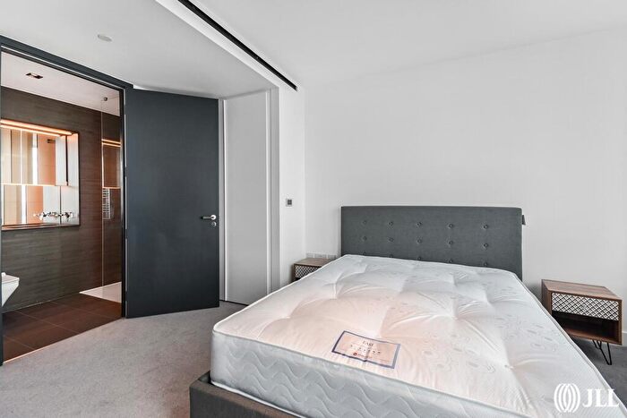 2 Bedroom Apartment To Rent In Amory Tower, Marsh Wall, E14