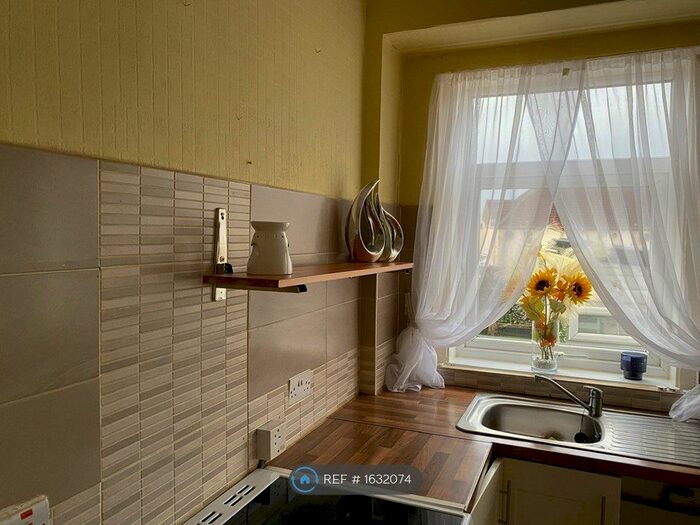 3 Bedroom Flat To Rent In Brewland Street, Galston, KA4