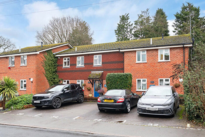 1 Bedroom Flat For Sale In Bailey Road, Westcott, RH4