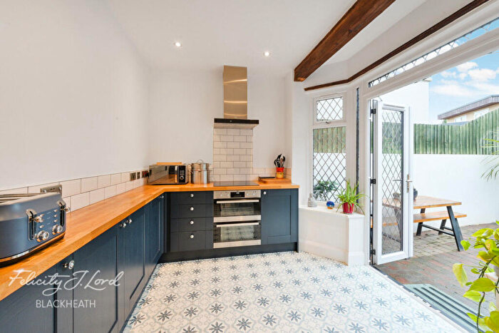 3 Bedroom Semi-Detached House For Sale In Ankerdine Crescent, Shooters Hill, SE18