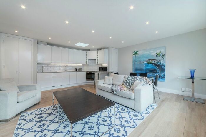 2 Bedroom Flat To Rent In Lower Sloane Street, Bristol House, SW1W