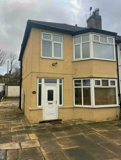 3 Bedroom Semi-Detached House To Rent In Easterly Road, Leeds, West Yorkshire, LS8