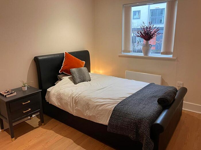 1 Bedroom Flat For Sale In Church Street, Epsom, KT17