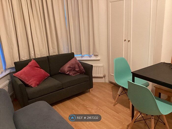 Studio To Rent In Bulwer Street, London, W12