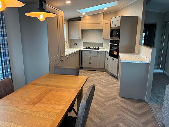 2 Bedroom Mobile/park Home For Sale In Honeysuckel Park, Widdrington, Morpeth, NE61