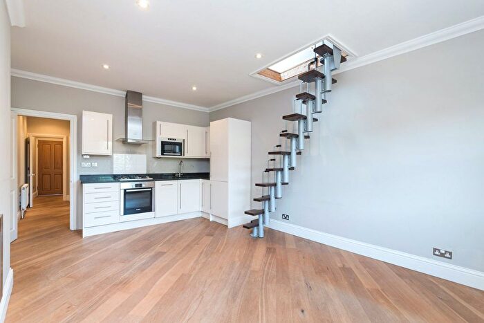 1 Bedroom Flat To Rent In A High Street, Esher, Surrey, KT10