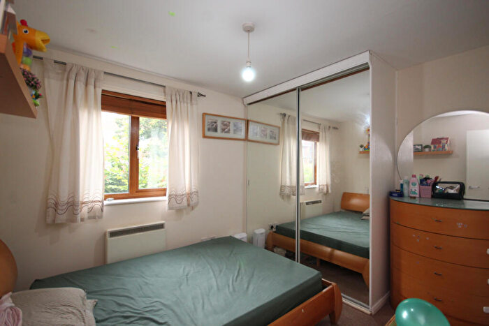 1 Bedroom Flat To Rent In Brindley Close, Wembley, Middlesex, HA0