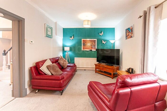 3 Bedroom Semi-Detached House For Sale In Rhiw Road, Rhiwfawr, Swansea, SA9