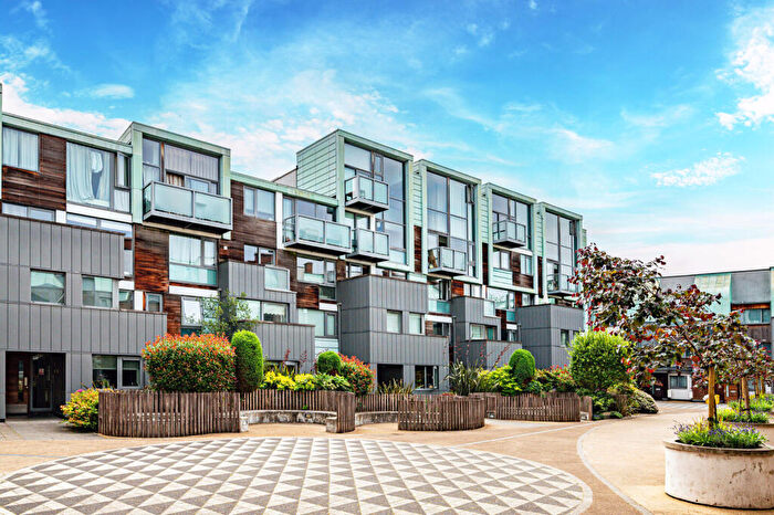 2 Bedroom Flat For Sale In Peacock Place, Highbury And Islington, London, N1