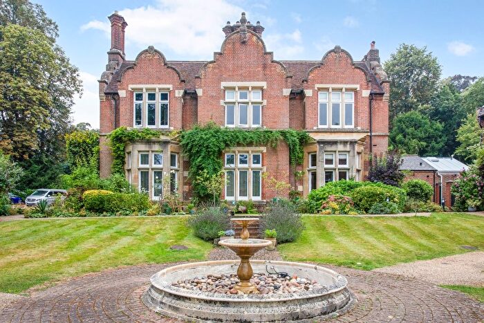 3 Bedroom Semi-Detached House To Rent In Trevelyan Place, St. Stephens Hill, St.Albans, AL1