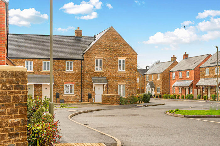 1 Bedroom Flat For Sale In Hobart Way, Deddington, OX15