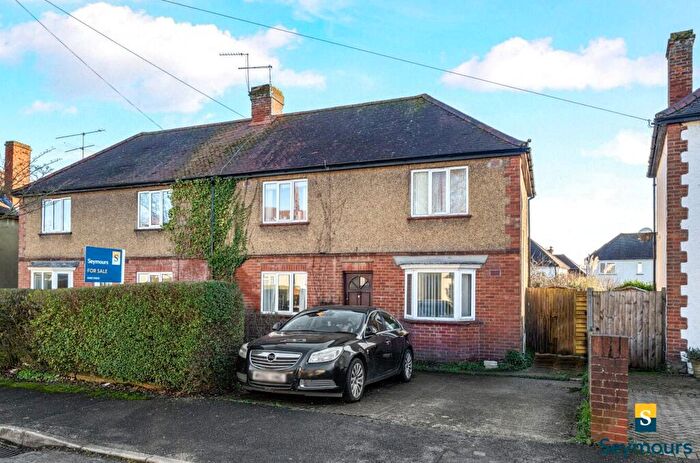 4 Bedroom Semi Detached House For Sale In Lincoln Road, Guildford, Surrey, GU2