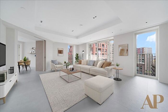 3 Bedroom Flat To Rent In Capella Court, Lewis Cubitt Park, London, N1C